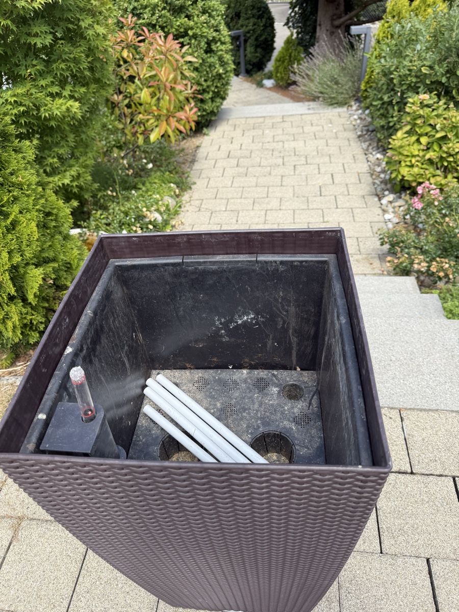 Lechuza Vasi per fiori: Topf Lechuza Kunststoff. Mit Erd-Bewässerungs-System – Usato da Freidorf TG venduto da nad_fxh7 4