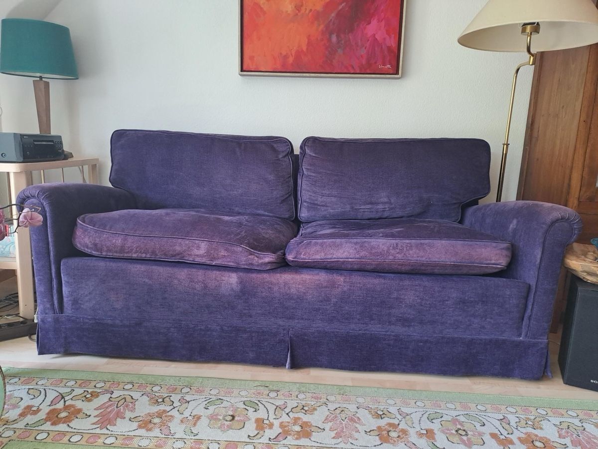 Divani: Sofa lila Stoff gebraucht Abholung – Usato da Gelterkinden venduto da finian-gawan