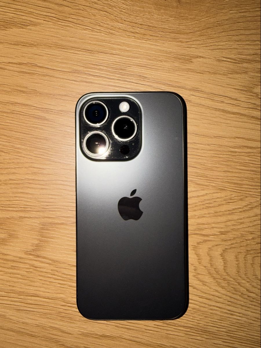 Apple Portables: iPhone 15 pro 128GB – D'occasion à Court par mae_pl7l