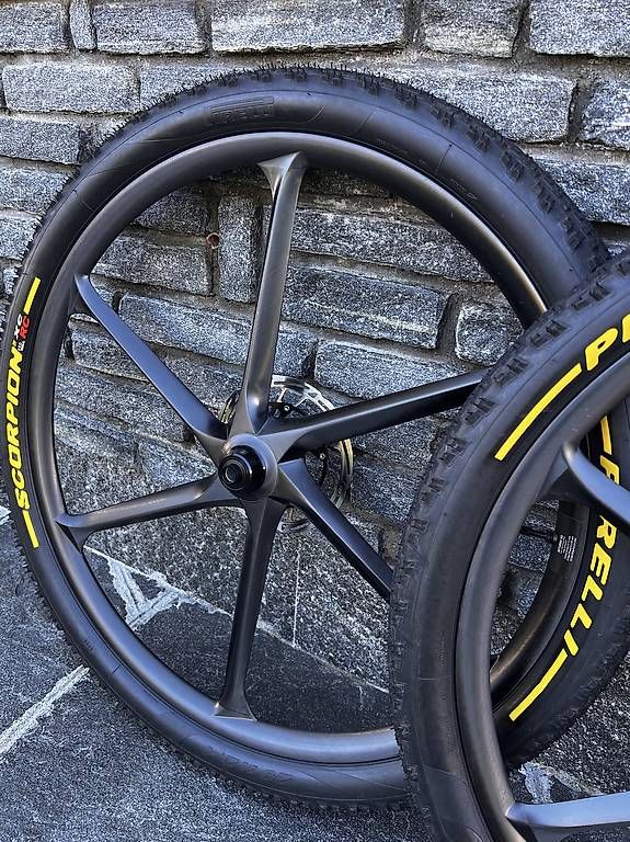 Pneumatici & Ruote complete: Ruote Bike Ahead Composites Biturbo RS – Usato da Balerna venduto da gio_t7l9