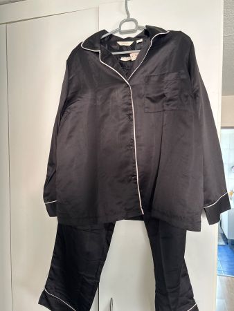 Pyjama schwarz Grösse M mit Etikett