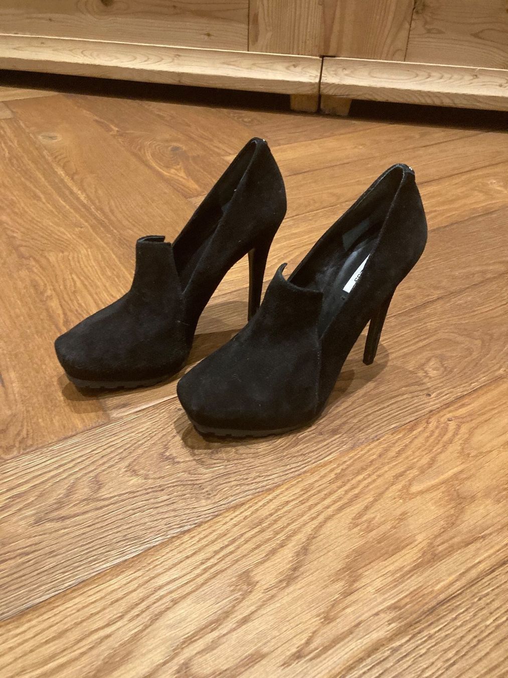 Guess Chaussures femmes: High Hells – D'occasion à Rorschach par Loonimuh 1