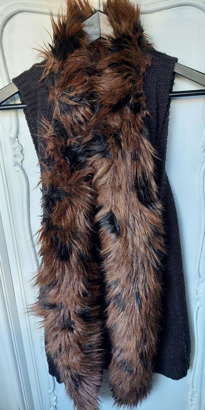 H&M Gilets & Westen: Weste/Gilet #Kunstpelz #M – Gebraucht aus Stettlen von Dolores1987