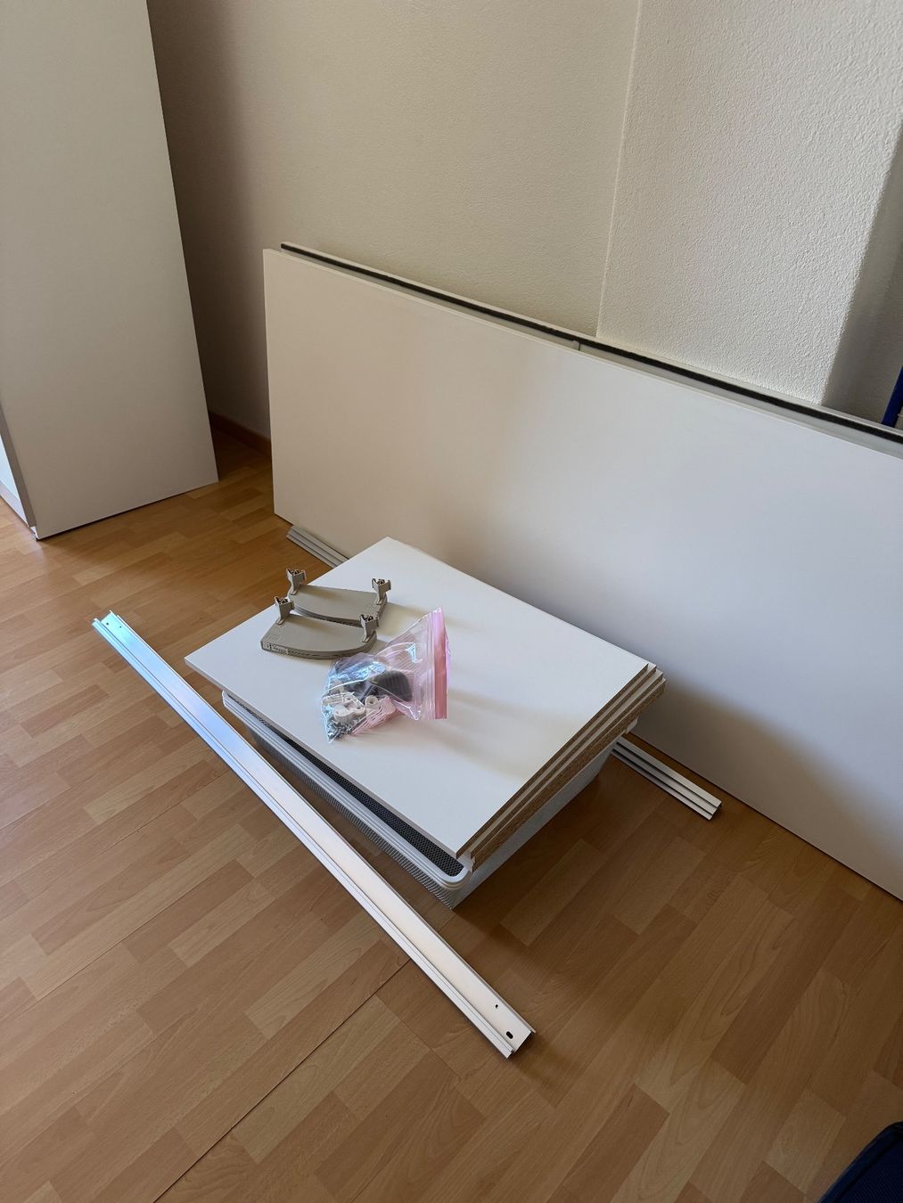 Ikea Armoires: Kleiderschrank PAX weiss – D'occasion à Zürich par ord_7whj 8