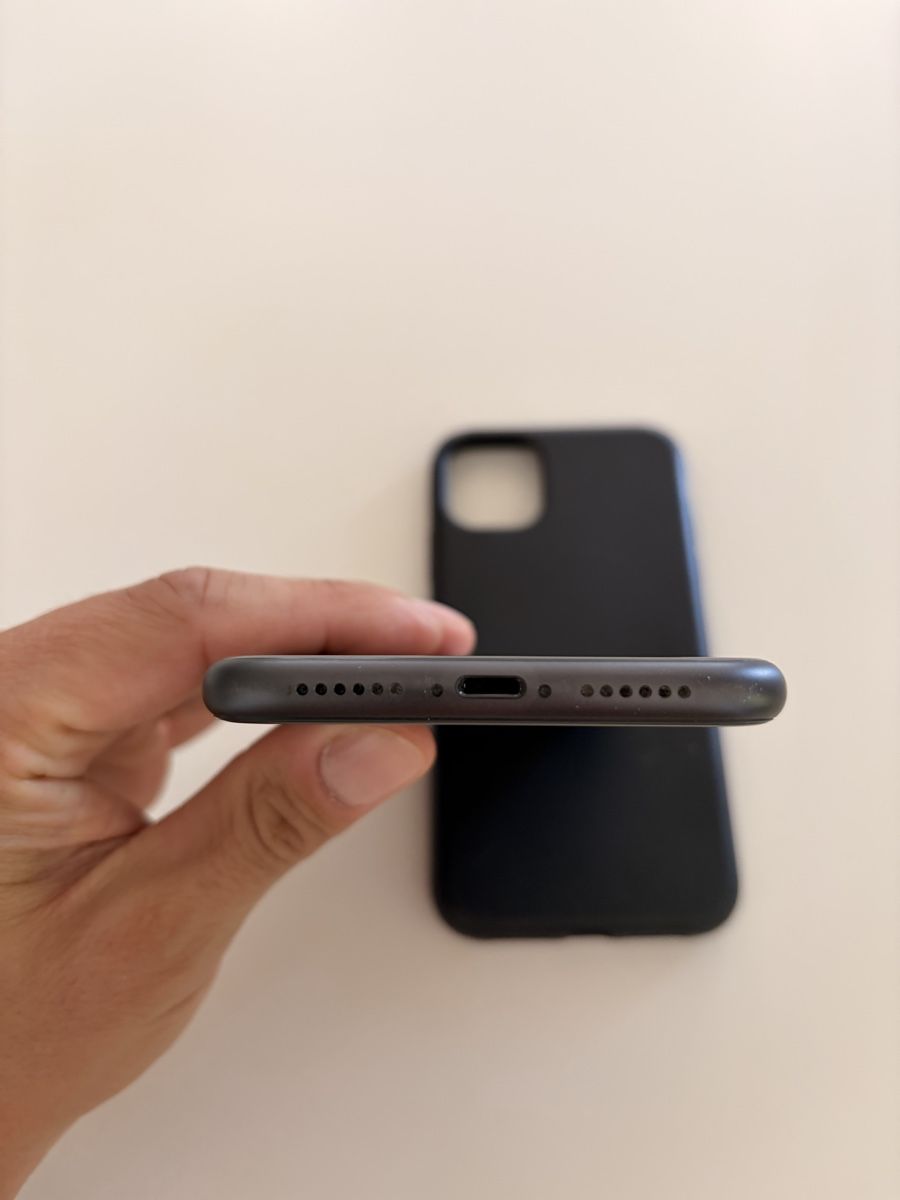 Apple Telefoni cellulari / Smartphones: iPhone 11 - 64GB schwarz – Usato da Altnau venduto da kurvenmuehle 4