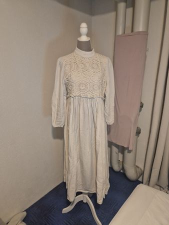 Kleid beige mit Häkeldetails Baumwollgemisch Grösse M