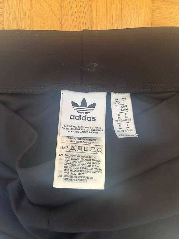 Leggings: Jogginghose Adidias Damen NEU – Nuovo (secondo la descrizione) da Basel venduto da Luise_p 1