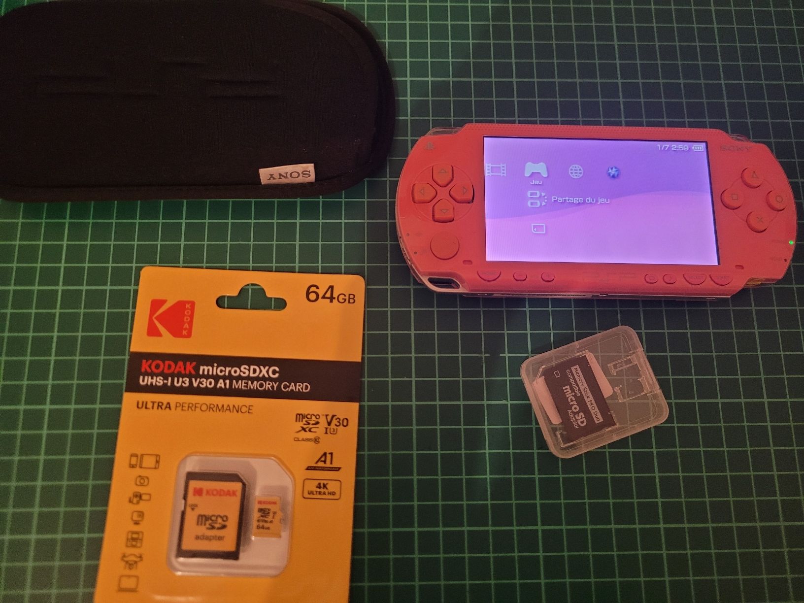 Sony Konsolen: PSP Pink, 64GB Memory Card, Case - Great Condition! – Gebraucht aus Meyrin von Retro-GZ 1
