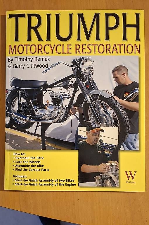 Libri: Triumph Oldtimer Reparatur Anleitungen – Usato da Bürglen UR venduto da Farosan