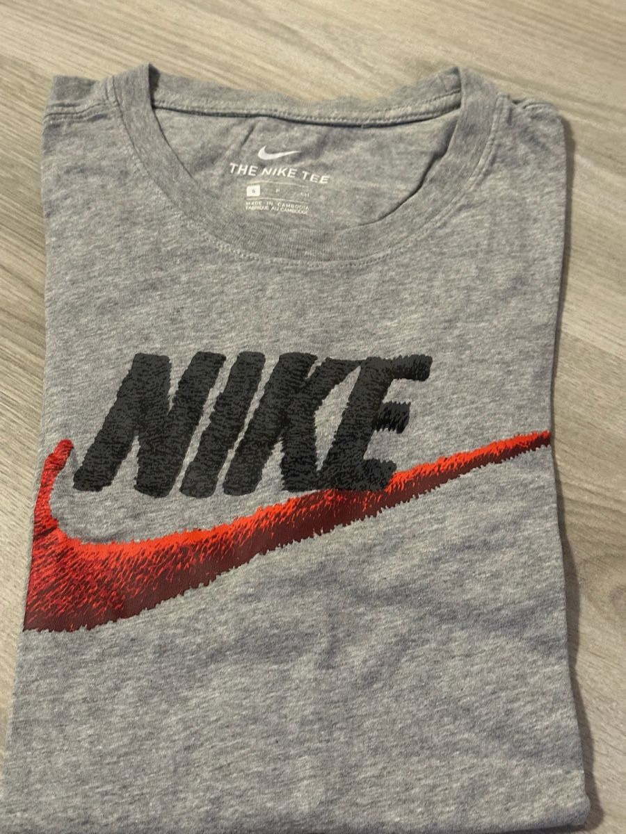 Nike T-shirt: Nike T-Shirt Grau Gr. S – Usato da Zürich venduto da kri_hy6t 2