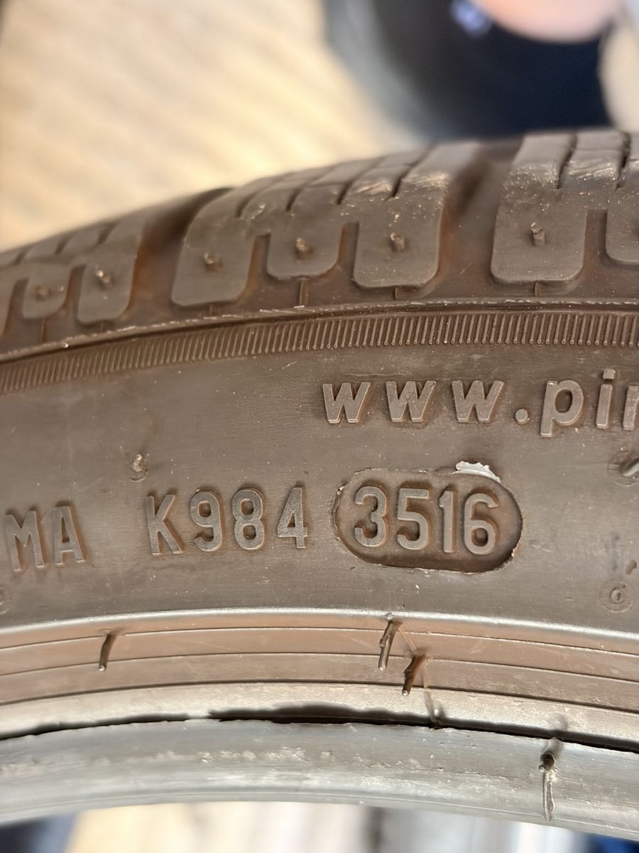 Pirelli Pneus & Kompletträder: Verkaufe 2 Winterreifen 285/30/19 – Gebraucht aus Lausen von Beenii_1990 2