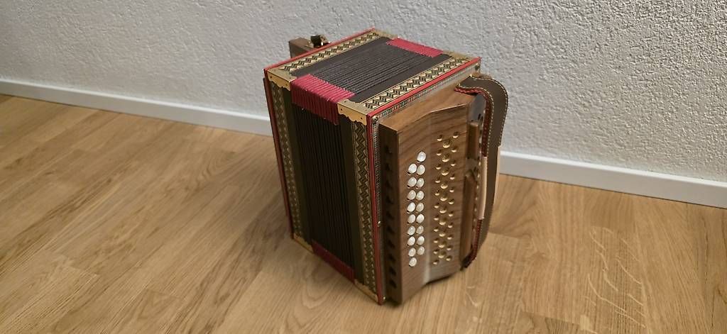 Strumenti musicali: Schwyzerörgeli Tonlage A – Usato da Rupperswil venduto da Jacky081 3