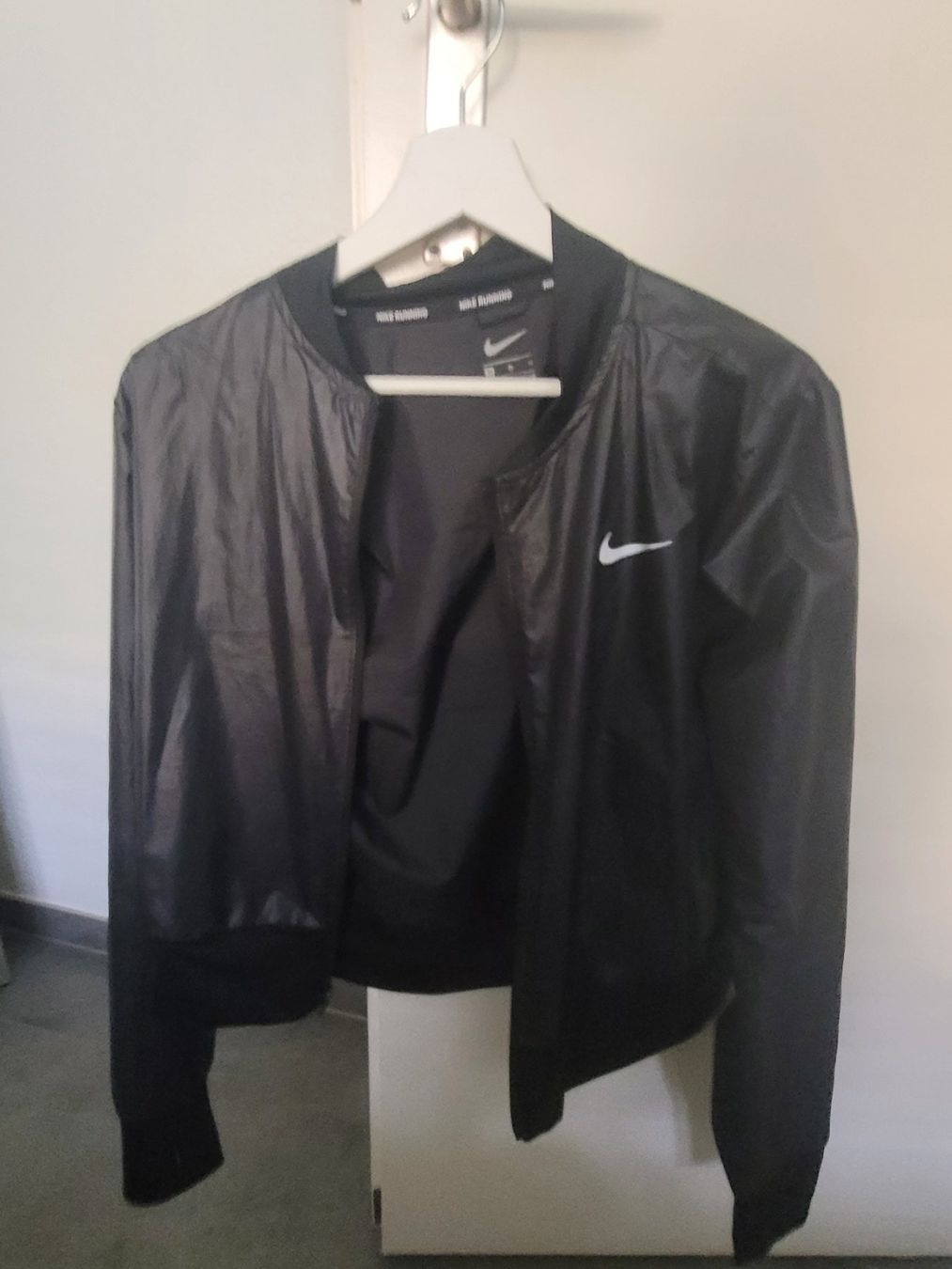 Nike Giacche: NIKE Übergangsjacke – Usato da Neuhausen venduto da eliana2