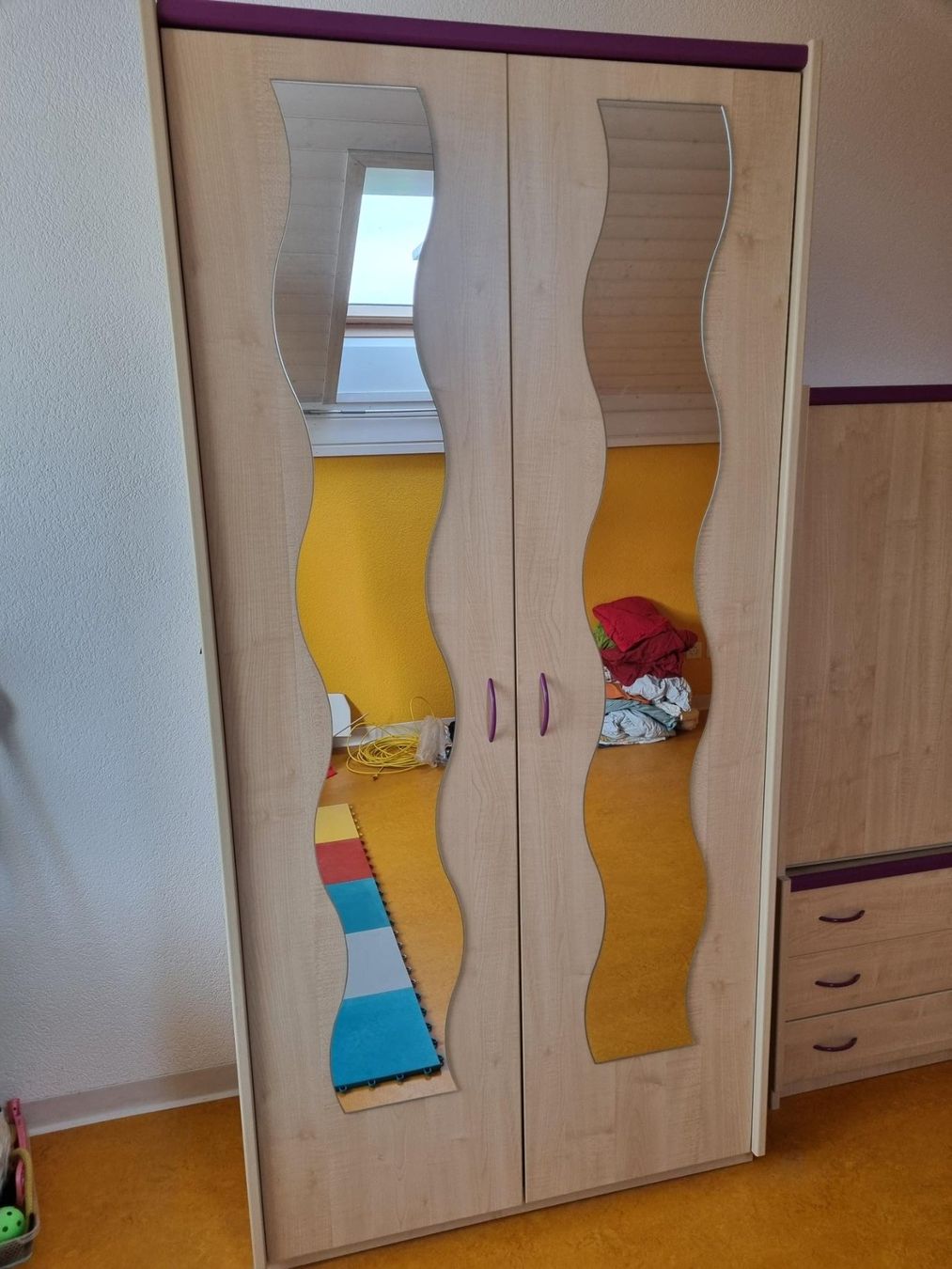 Armadi: Schrank, 2 türig, mit Spiegel – Usato da Obergösgen venduto da Rippi