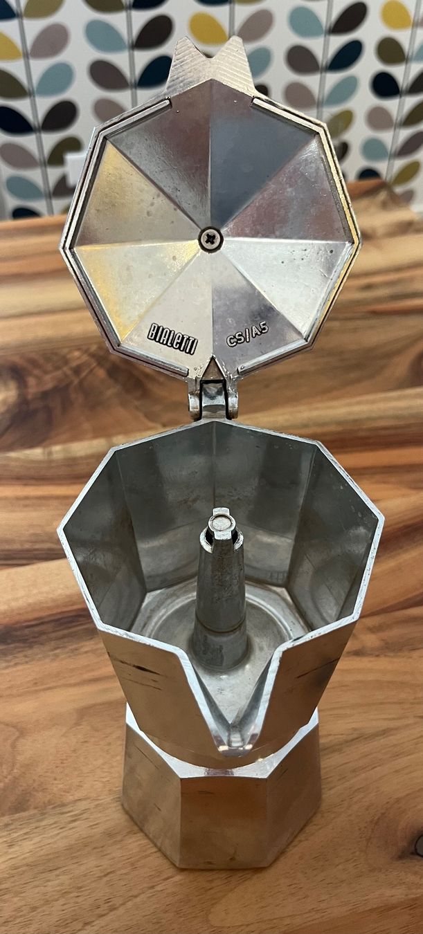 Bialetti Küchengeräte: Kaffeekocher Bialetti Moka Express – Gebraucht aus Schenkon von Werroth
