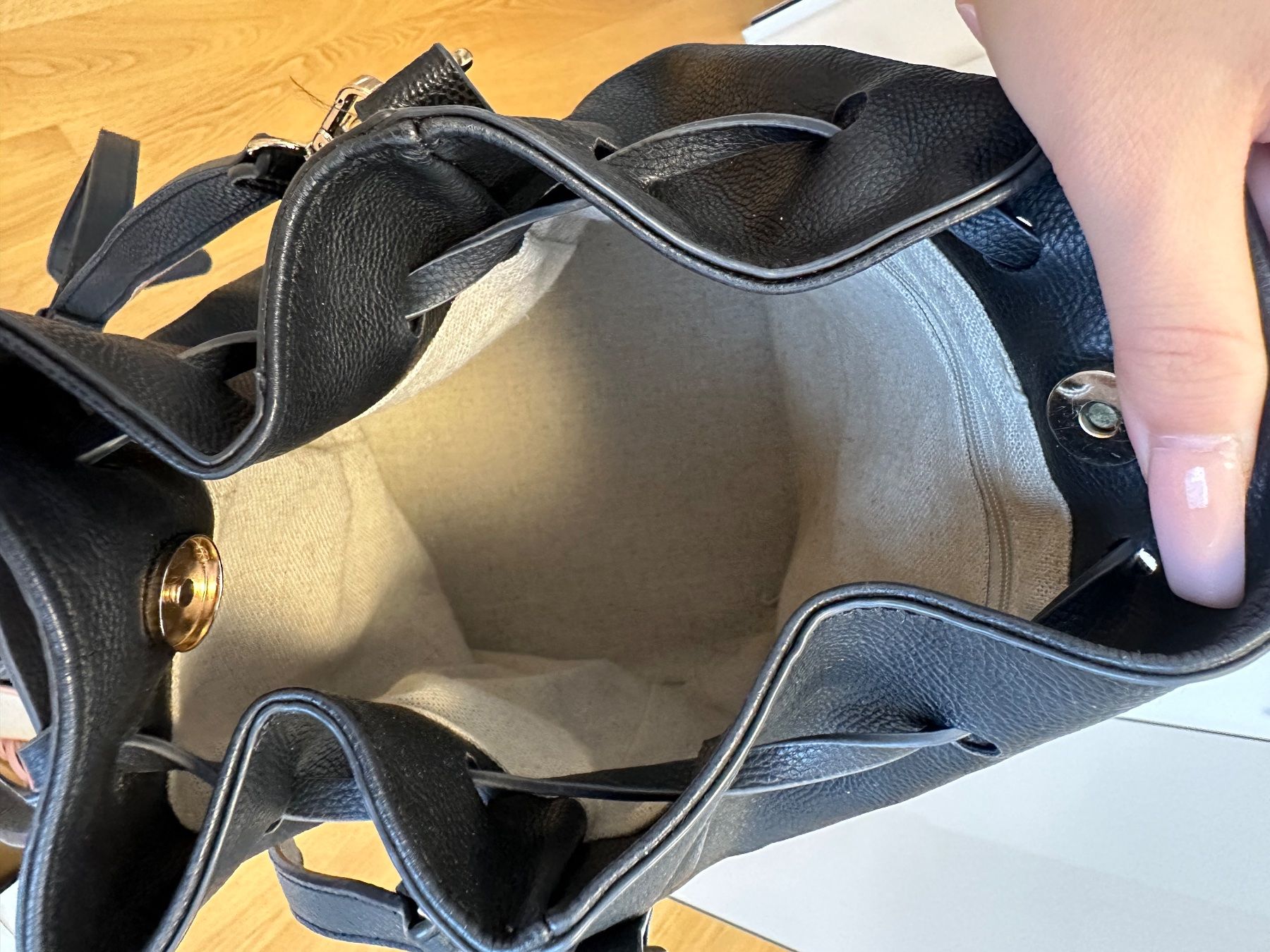 Taschen: Umhängetasche – Neu (gemäss Beschreibung) aus Affoltern am Albis von avu_8kpq 1