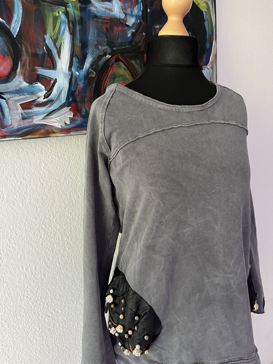 Pulls & Sweat-shirts: Justor Jeans Pullover mit Applikationen – Neuf avec emballage d'origine à Füllinsdorf par Bambu2007