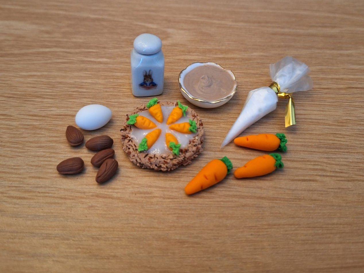 Case e mobili per bambole: Handmade Rüeblitorte Back Set – Nuovo (secondo la descrizione) da Zürich venduto da HandmadeTinyFood 2