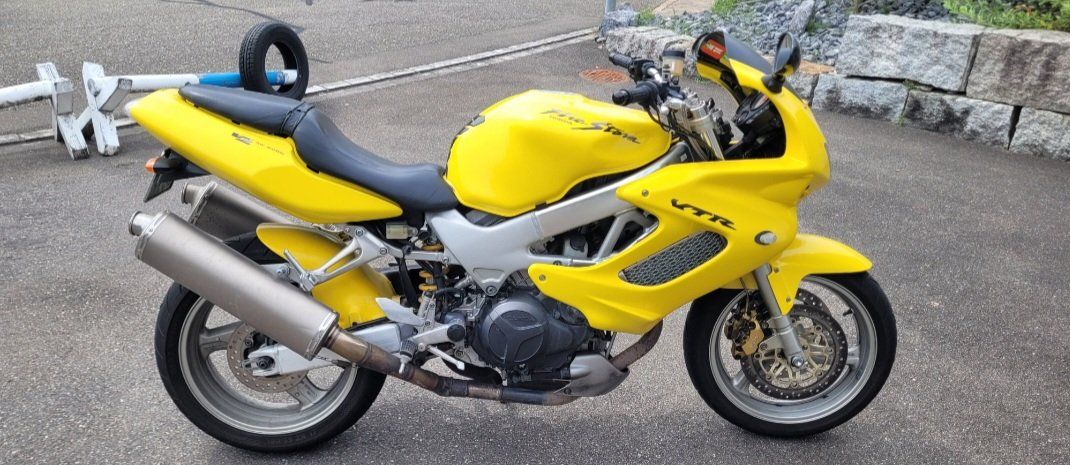 Honda Strasse: HONDA VTR1000F – Gebraucht aus Gansingen von Alente73 2