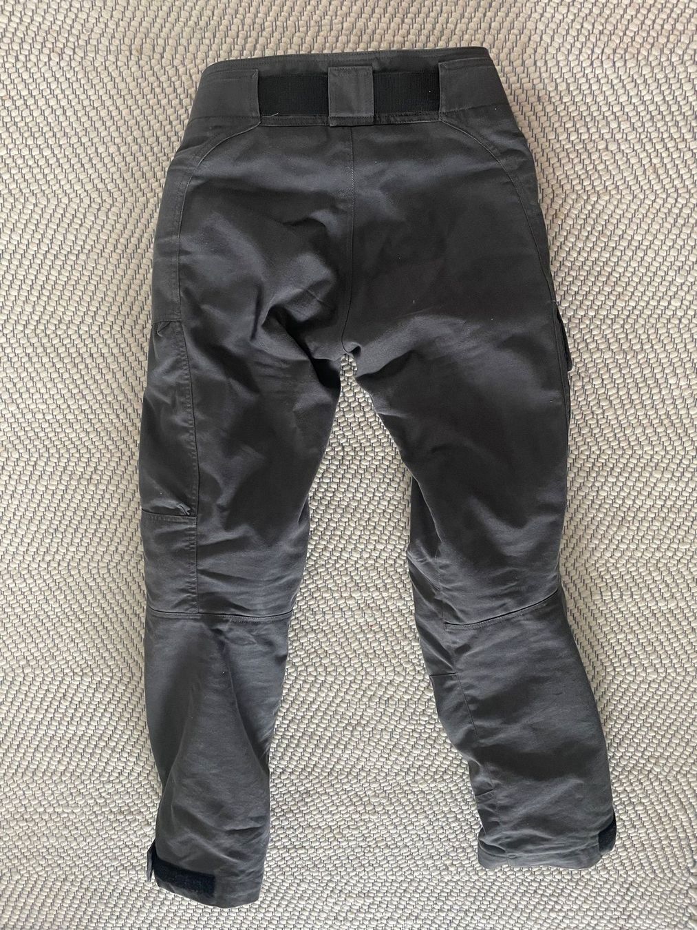 BMW Pantaloni: Pantalon de moto BMW gris taille M – Usato da La Chaux-de-Fonds venduto da JeanSeb 7