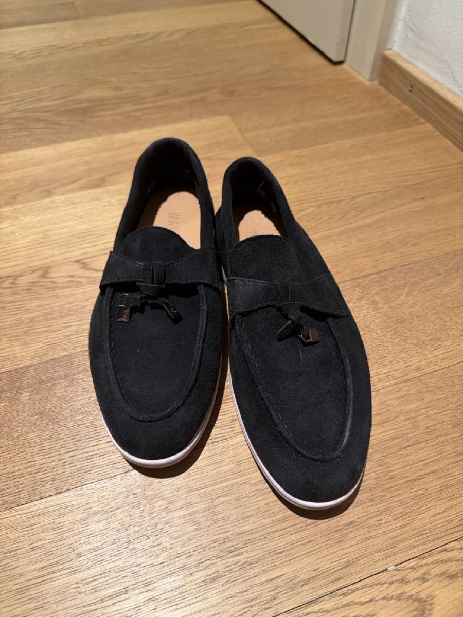 Damenschuhe: Suede design loafers new – Neu (gemäss Beschreibung) aus Hausen AG von nik_9sg2
