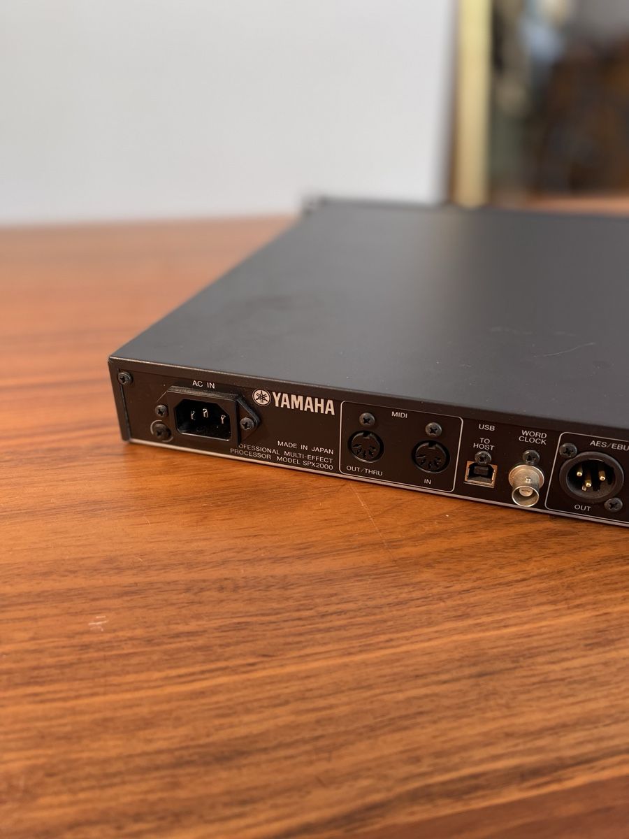 Yamaha Strumenti musicali: Yamaha SPX2000 Professional Multi Effect Processor – Usato da Carouge GE venduto da Pitchbend 3