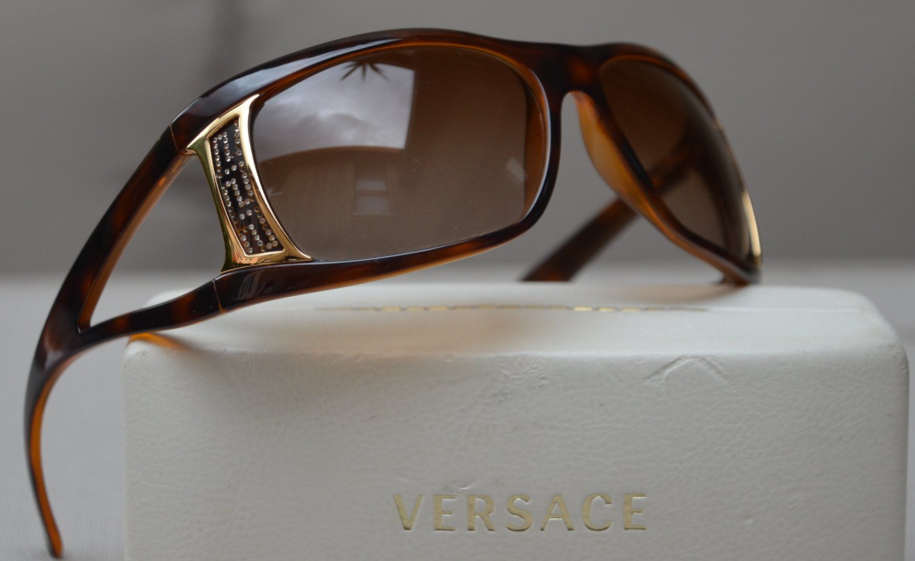 Versace Occhiali & Lenti: Versace 4135  Sonnenbrille / Lunettes de soleil – Usato da Collonges venduto da arashee