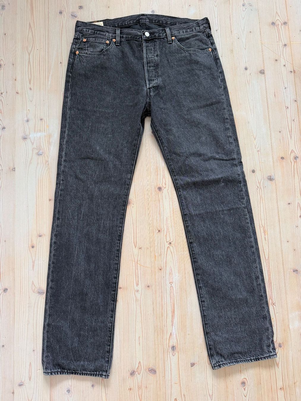 Levi's Jeans: Jeans Levi's (size W36/L36) – Nuovo (secondo la descrizione) da Delémont venduto da noe_2dvd