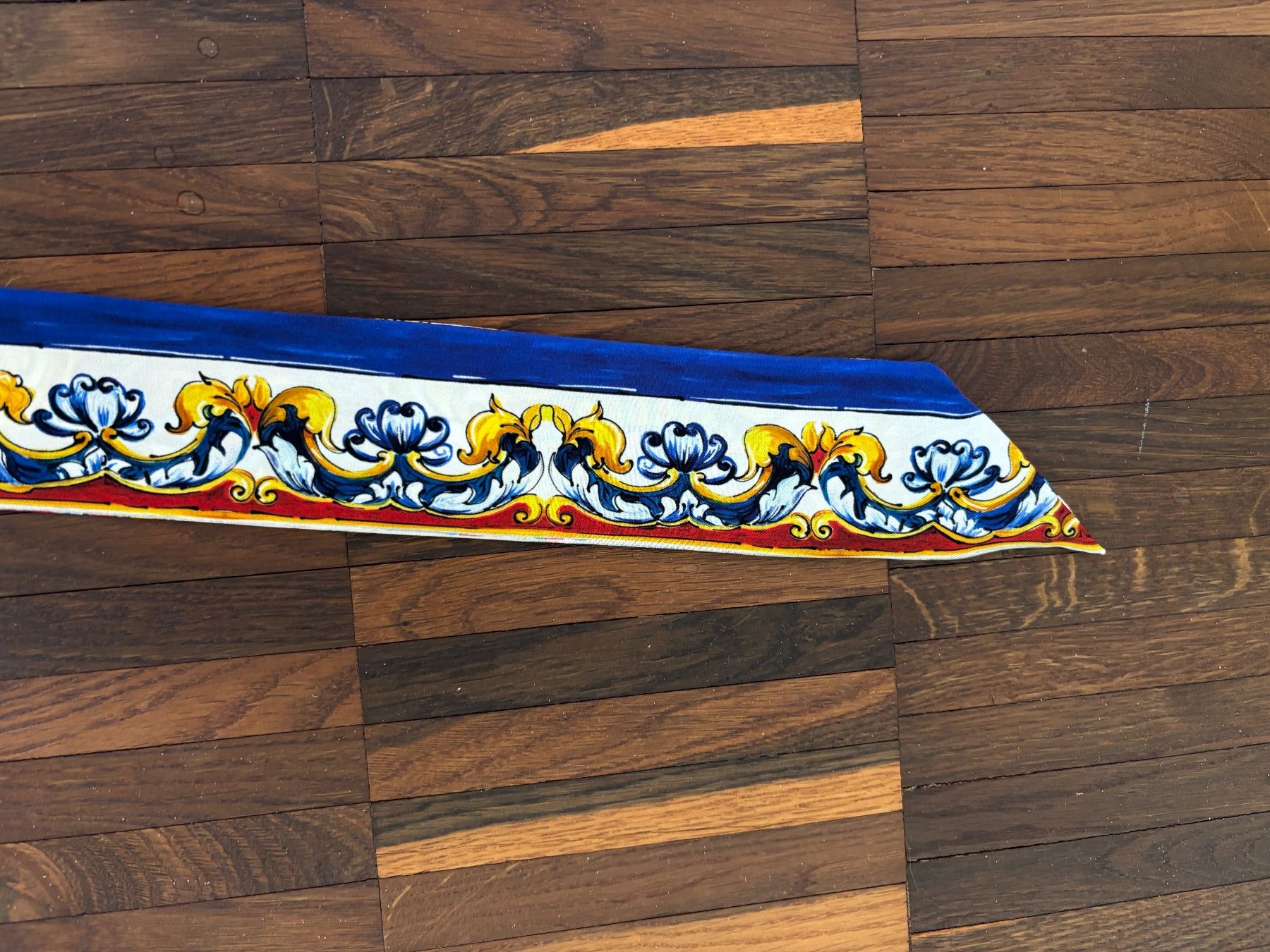 Dolce & Gabbana Foulard & Sciarpe: DOLCE & CABBANA  Seiden Twilly 100X6cm – Usato da Herrliberg venduto da mayfi 5