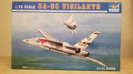 Trumpeter 01616 RA-5C Vigilante
