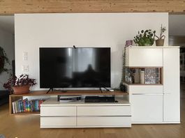 Hochwertige Musterring TV-Wand (Aterno)  Nussbaum & Weiss