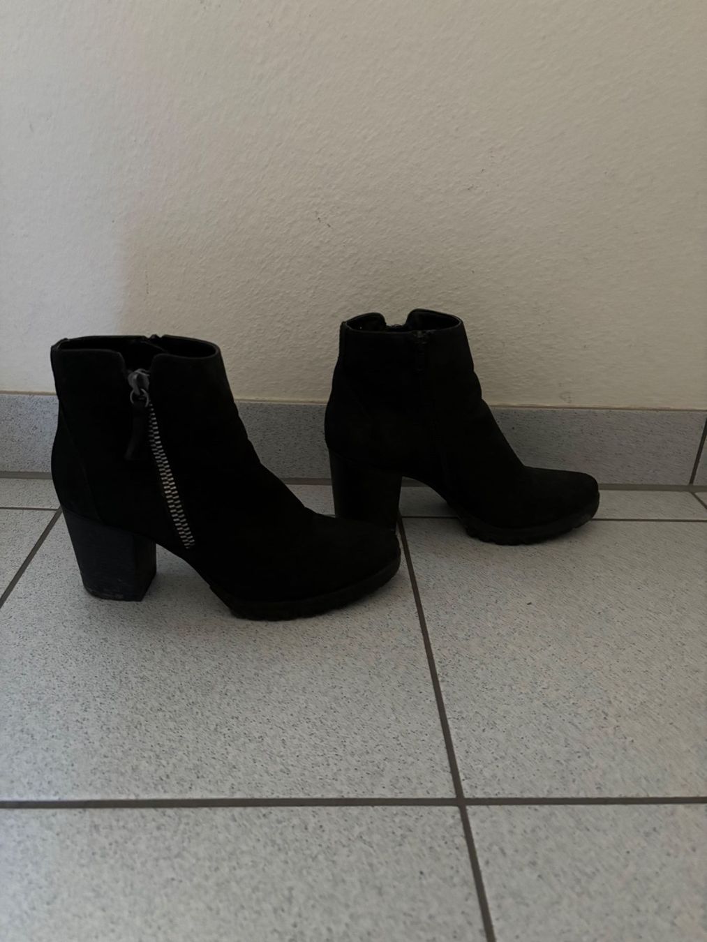 Scarpe da donna: Schicke Winterstiefel, Grösse 39 – Usato da Winterthur venduto da Sunshine143 1