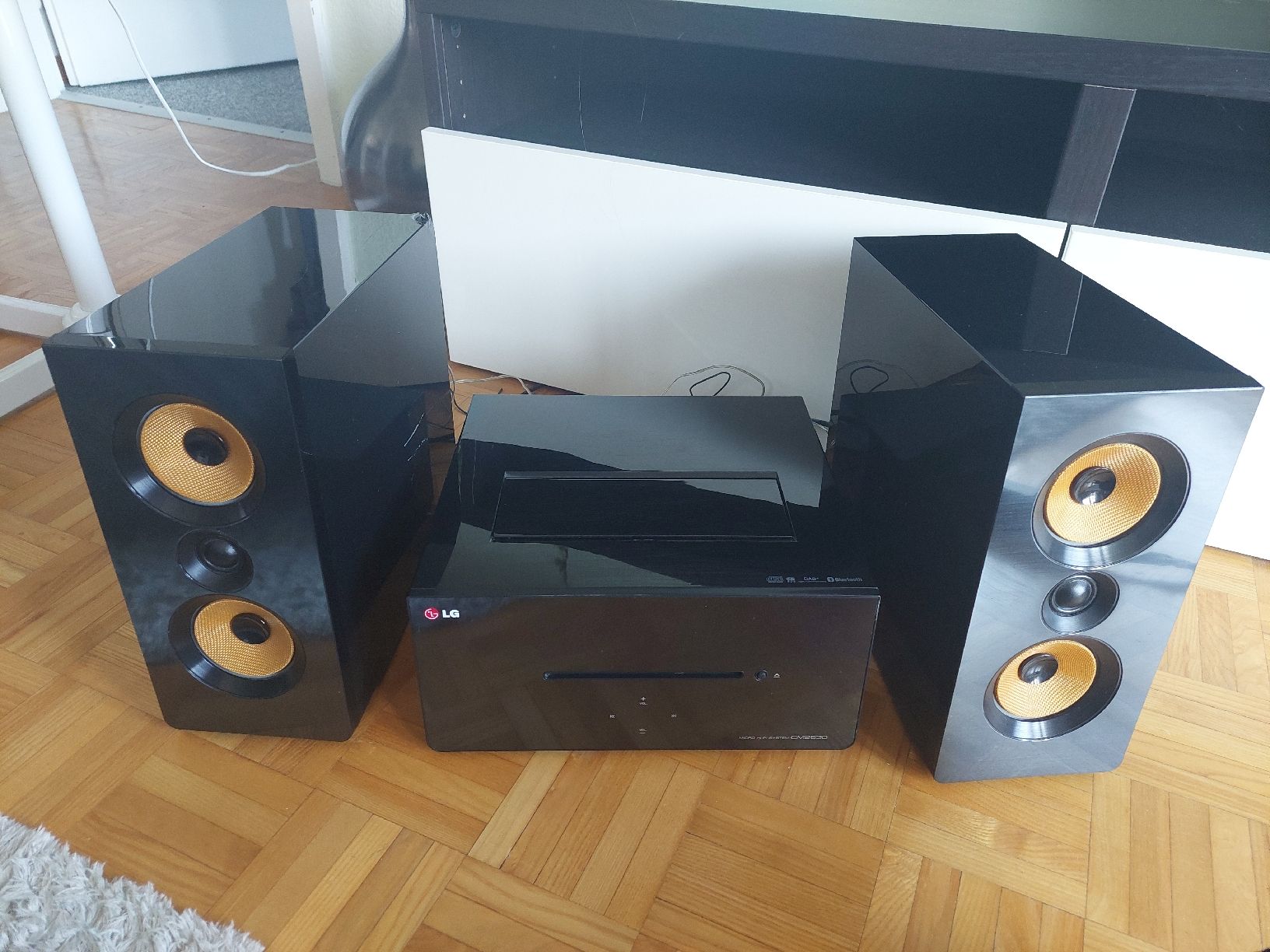 LG Audio- & Mediensysteme: LG CM2630 Stereoanlage – Gebraucht aus Dietikon von MonkeyBusiness