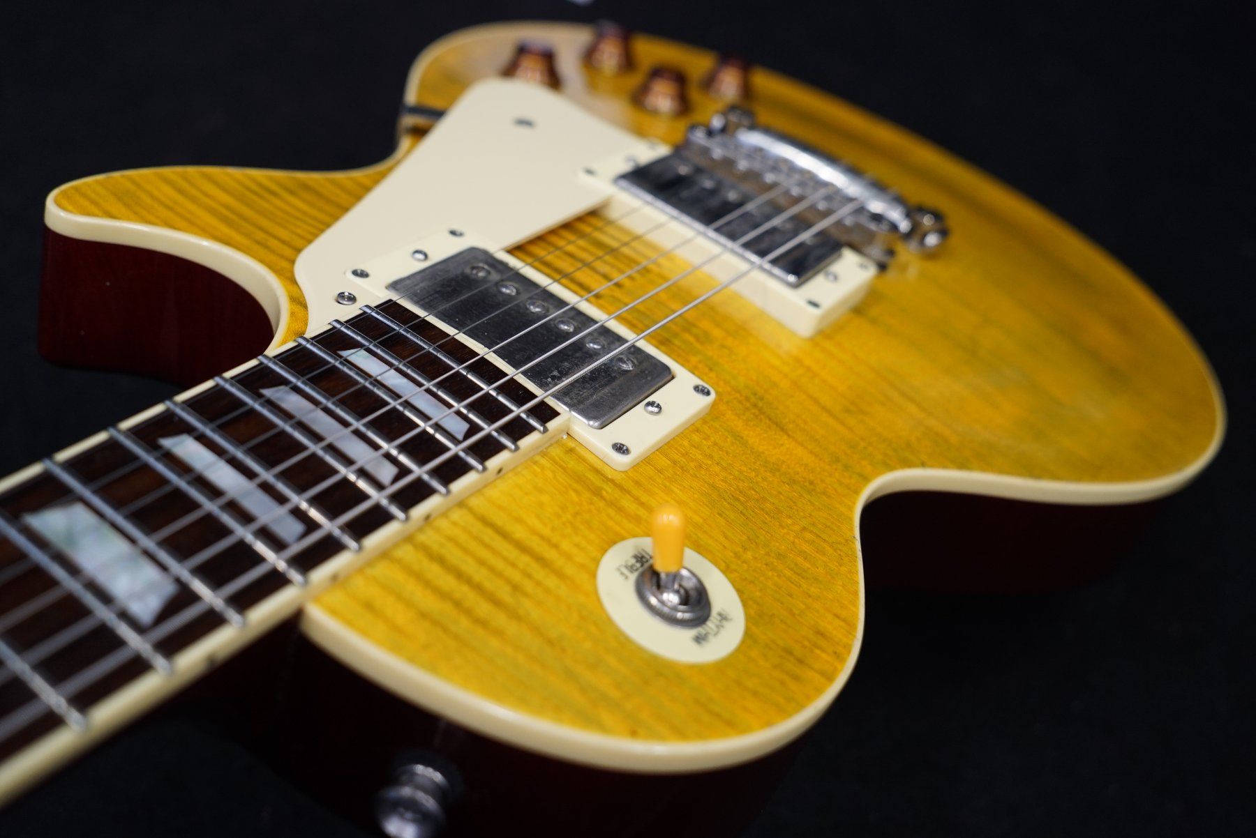 Maybach Strumenti musicali: Maybach Lester Wild Saffron Custom Shop Aged Koffer – Usato da Ortschwaben venduto da Musictrade 4