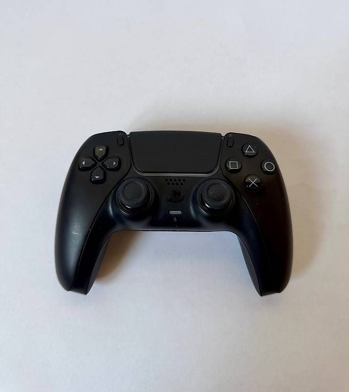 Controller: PS5 Disc Edition + schwarzer DualSense Controller – Usato da Bazenheid venduto da ced_5qnv 1