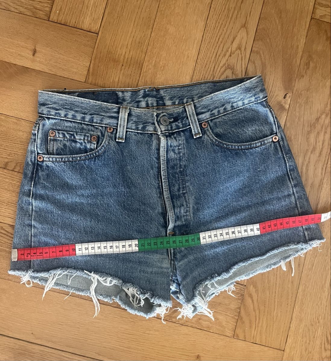 Levi's Jeans: Levi's 501 shorts W31 L36 – Usato da Lausanne venduto da Lillielillie 5