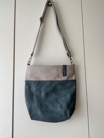 zwei Tasch