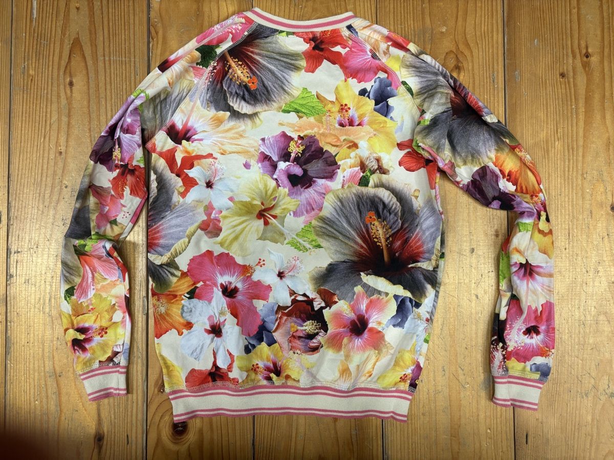 Molo Pullover & Sweatshirts: Molo Langarmshirt Mädels, Grösse 152 – Gebraucht aus Büren an der Aare von Nikito2001 2