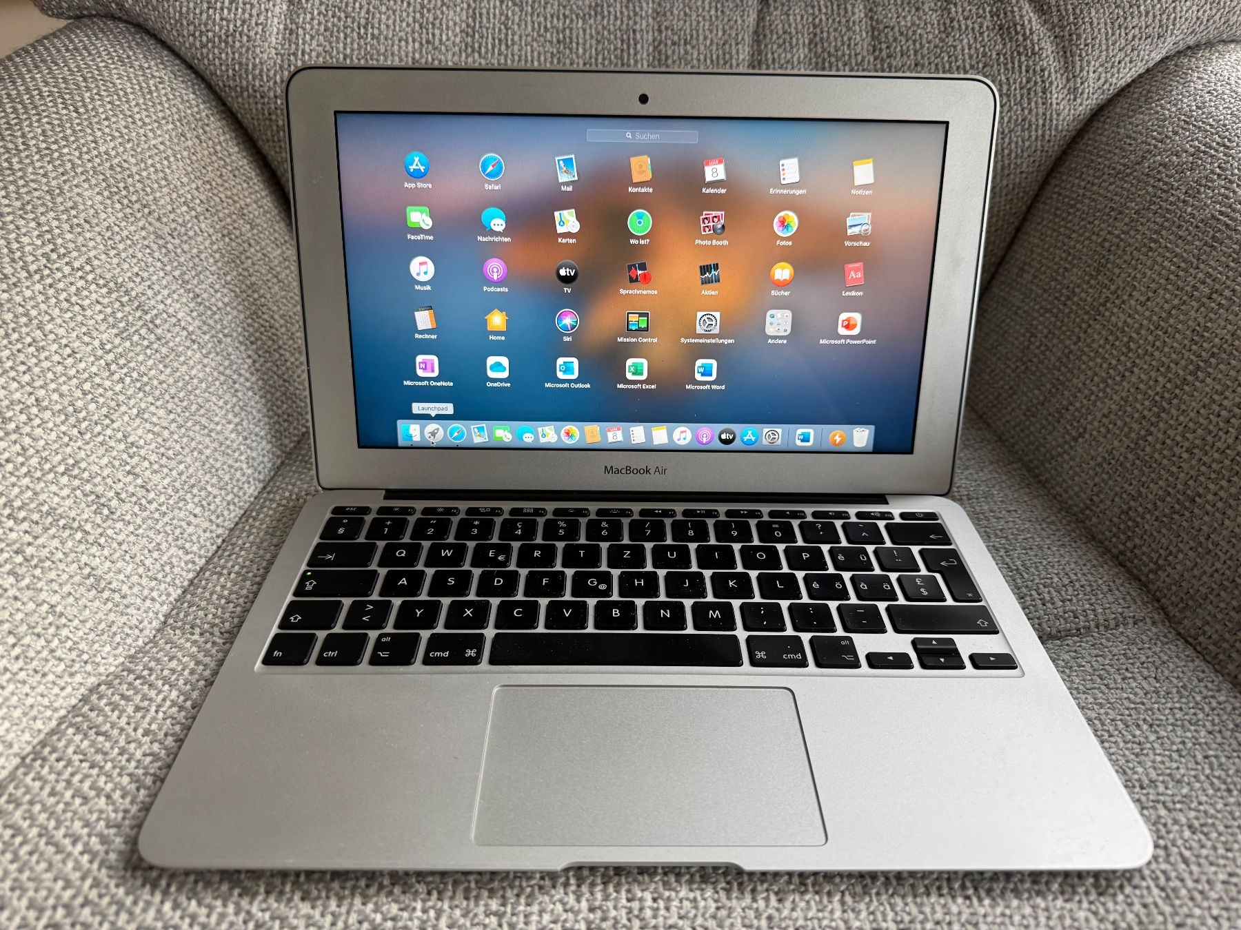 Apple Notebook: MacBook Air 11. inkl. Microsoft Office 2020 – Usato da Adliswil venduto da Busys 3