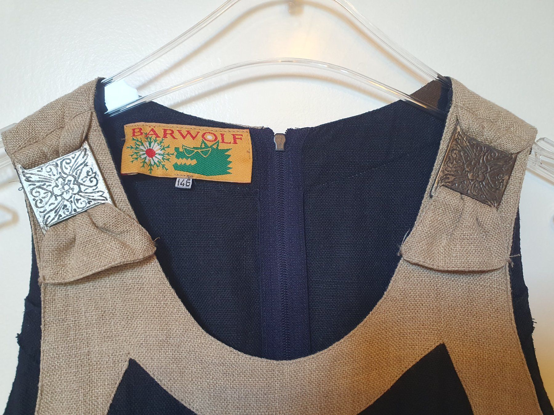 Kleider & Röcke: Trachtenkleid - Leinen - Gr. 146 – Gebraucht aus Steffisburg von C.Kreuzer 1