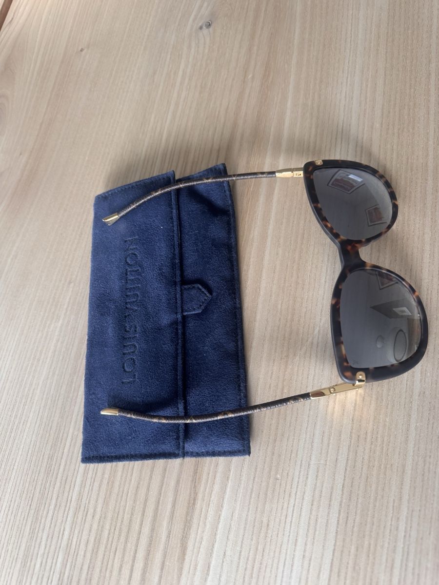Louis Vuitton Occhiali & Lenti: Louis Vuitton luxury sunglasses with original case – Nuovo (secondo la descrizione) da Zollikon venduto da Parsenrapid 4