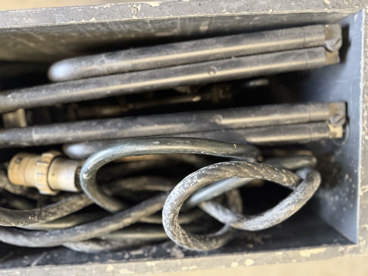 Funktechnik: Militär-Antennenkiste – Gebraucht aus Horriwil von Carrera68 3