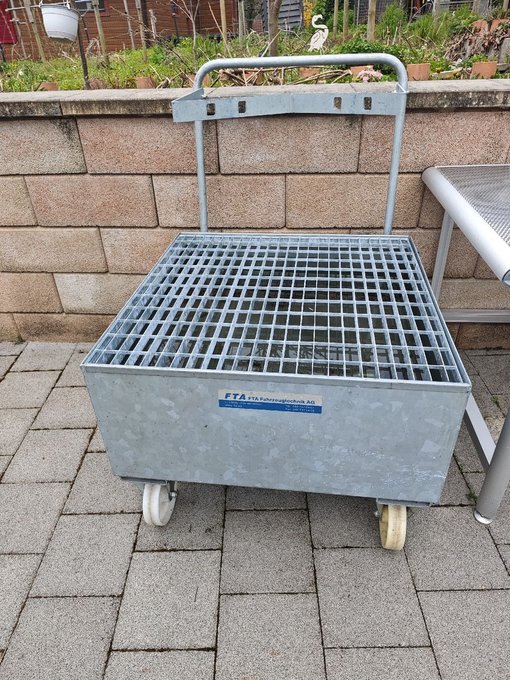 Koffer & Taschen: Robuster Auffangwagen, Baujahr 2013, Top Zustand! – Gebraucht aus Villnachern von Bred2000 1