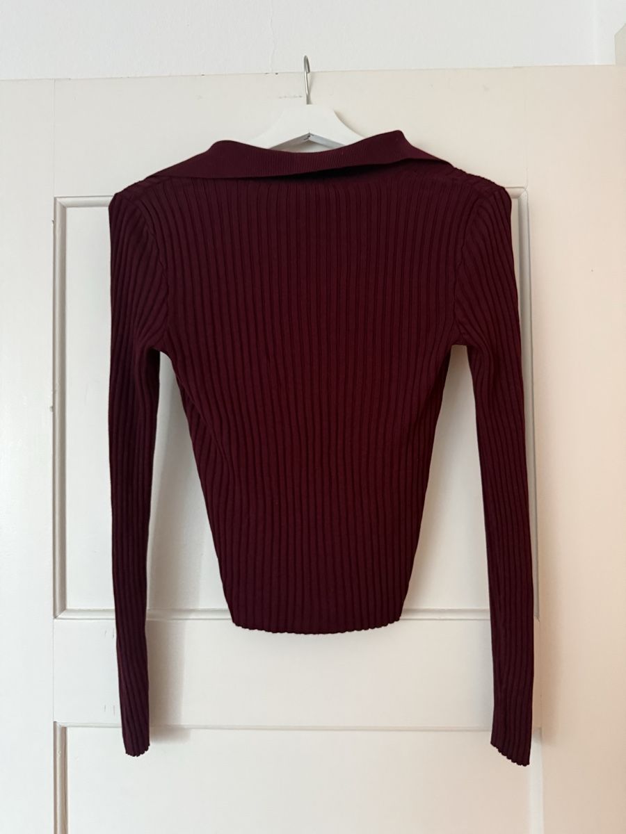 Zara Tops: ZARA burgundy ribbed top fitted size M chic – Gebraucht aus Zürich von aar_9mtz 1