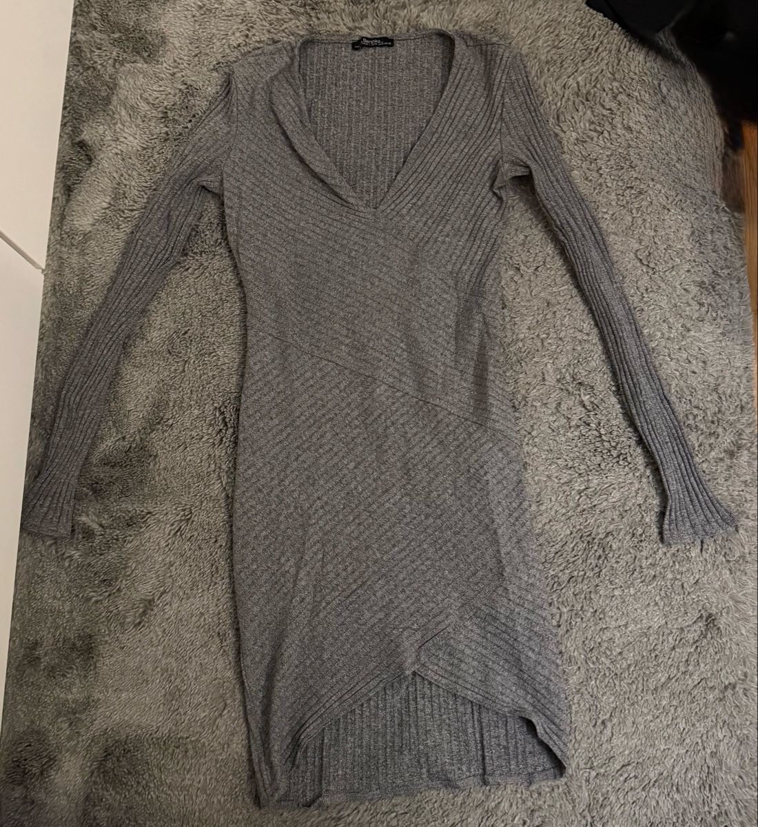 Bershka Vestiti: Graues Strickkleid, ! Grösse S – Nuovo (secondo la descrizione) da Opfikon venduto da Desi.s