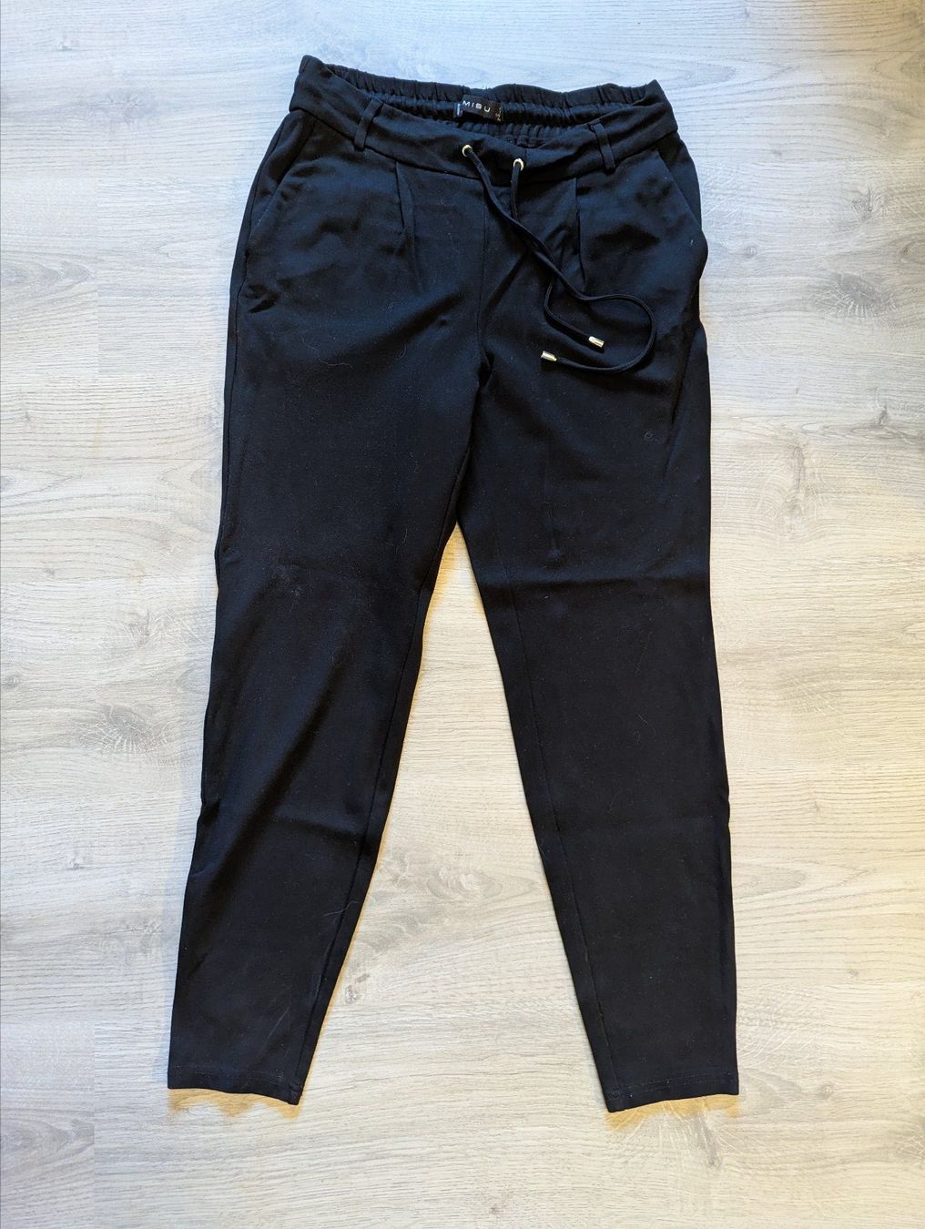 Pantalons: Schwarze Stoffhose, Grösse 36, mit elastischem Bund – D'occasion à Goldingen par YouAreMySunshine