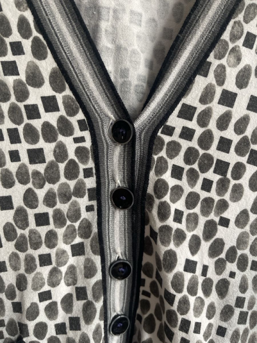 Marc Cain Giacche: Cardigan von MARCCAIN top Zustand – Nuovo (secondo la descrizione) da Romanshorn venduto da Lieblings_Stuecke 2