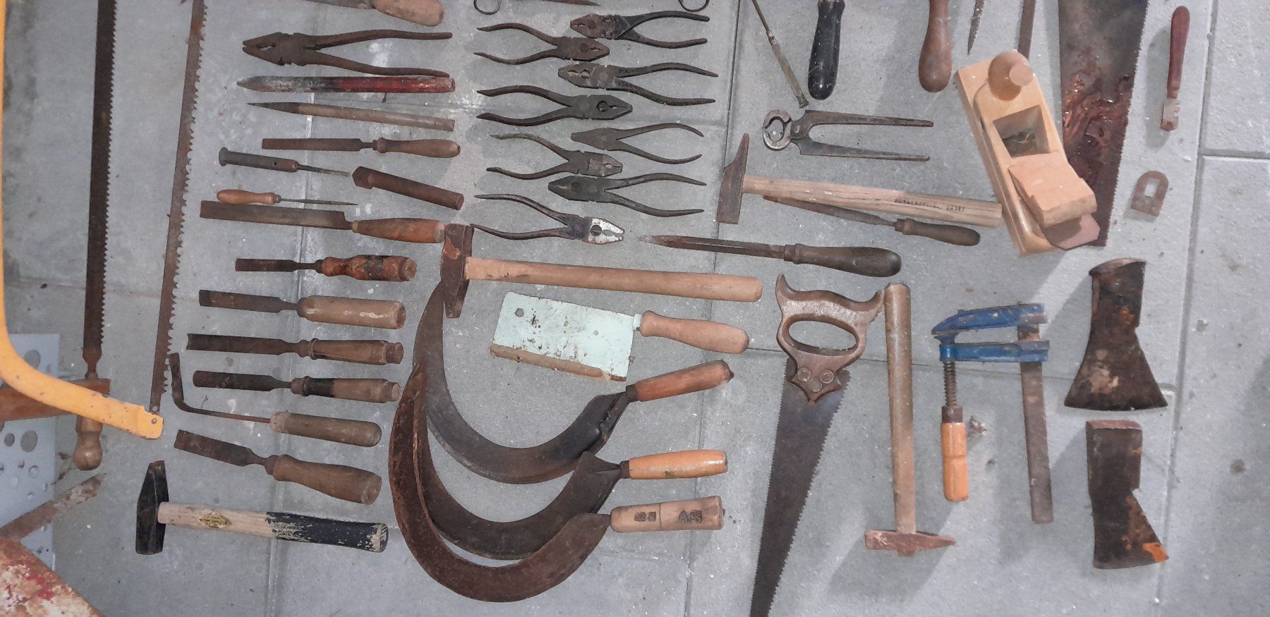 Alle Werkzeuge: Altes Werkzeug – Gebraucht aus Liesberg von Ragged 7