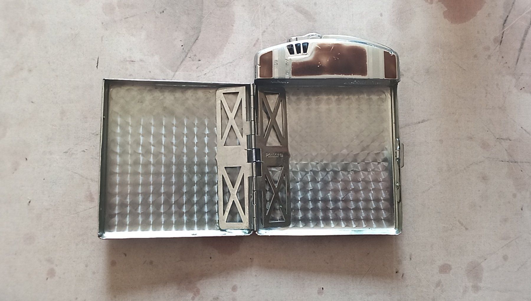 Ronson Accendini: 2 Ronson Zigaretten Feuerzeug Etui – Usato da Zürich venduto da zmizmi 9