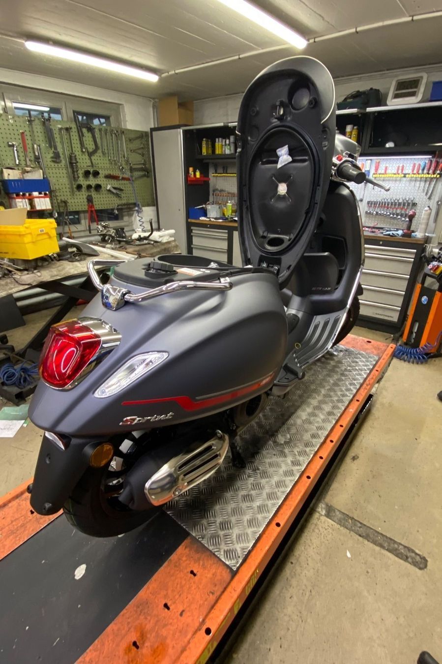 Scooter: Piaggio Vespa Sprint Heckhalterung – Nuovo e nell'imballaggio originale da Oetwil am See venduto da Bigrico 2
